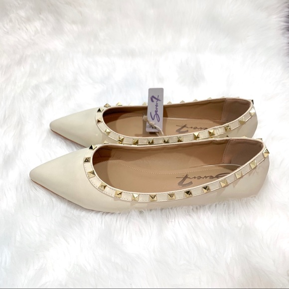 Seven7 Clara 2053 tan flats with gold studs - Picture 5 of 6